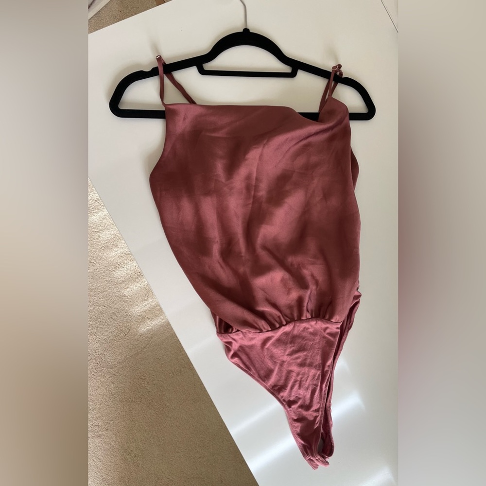 LULU’S PINK SATIN COWL NECK BODYSUIT